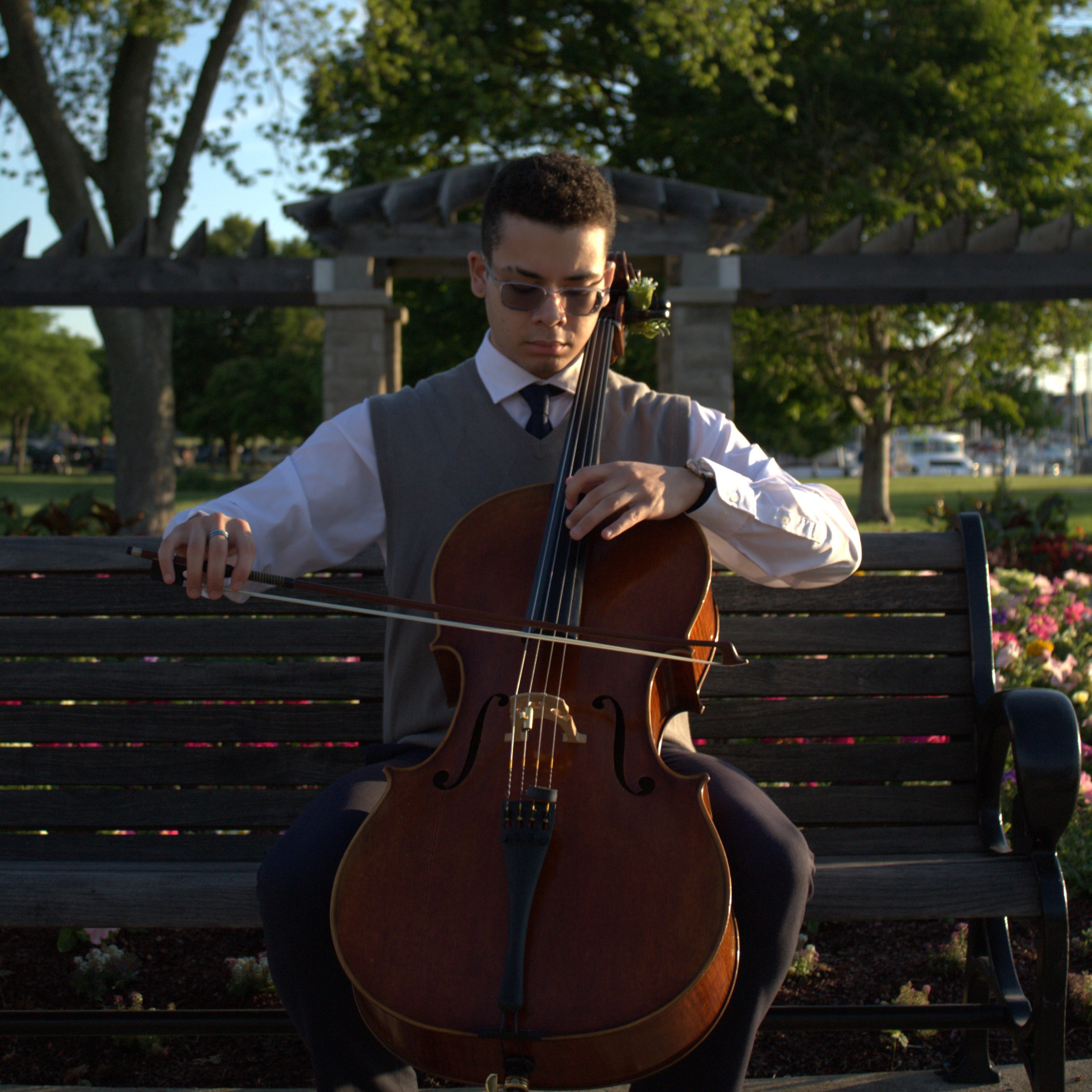 Gabriel Cruz Diaz, Cello instructor at the white house of music.